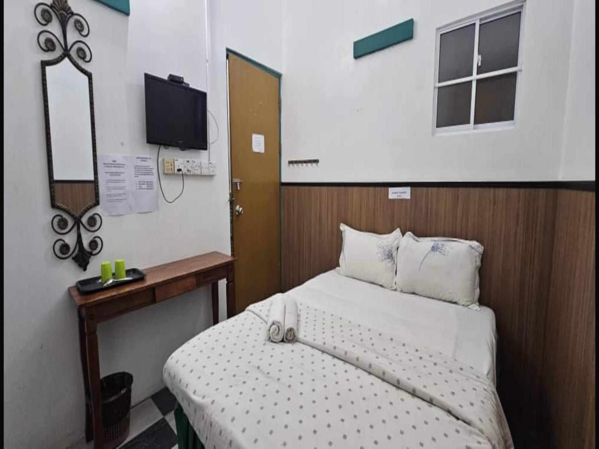 Oyo 90979 Sianglory Inn Kota Kinabalu Bagian luar foto
