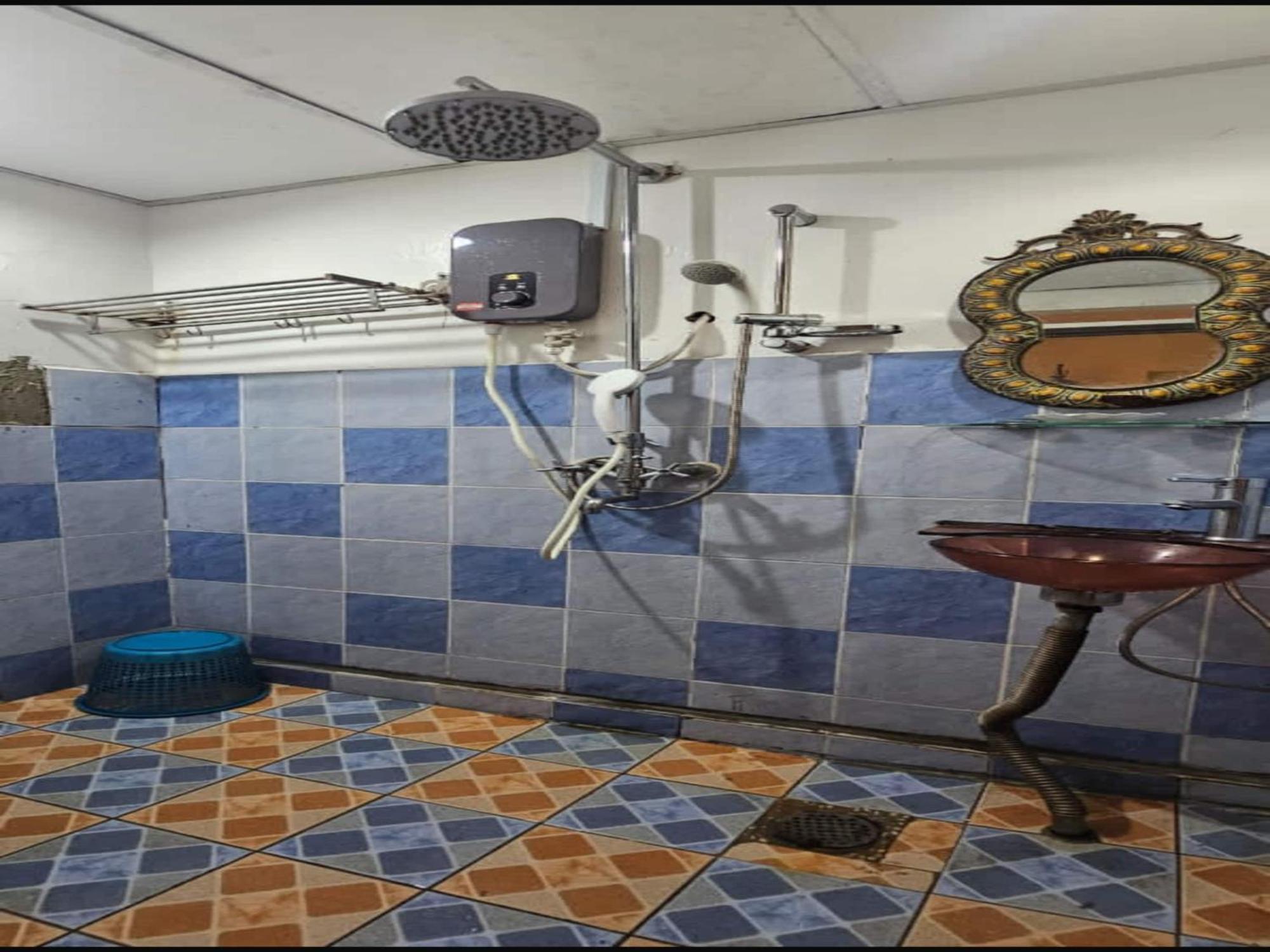 Oyo 90979 Sianglory Inn Kota Kinabalu Bagian luar foto