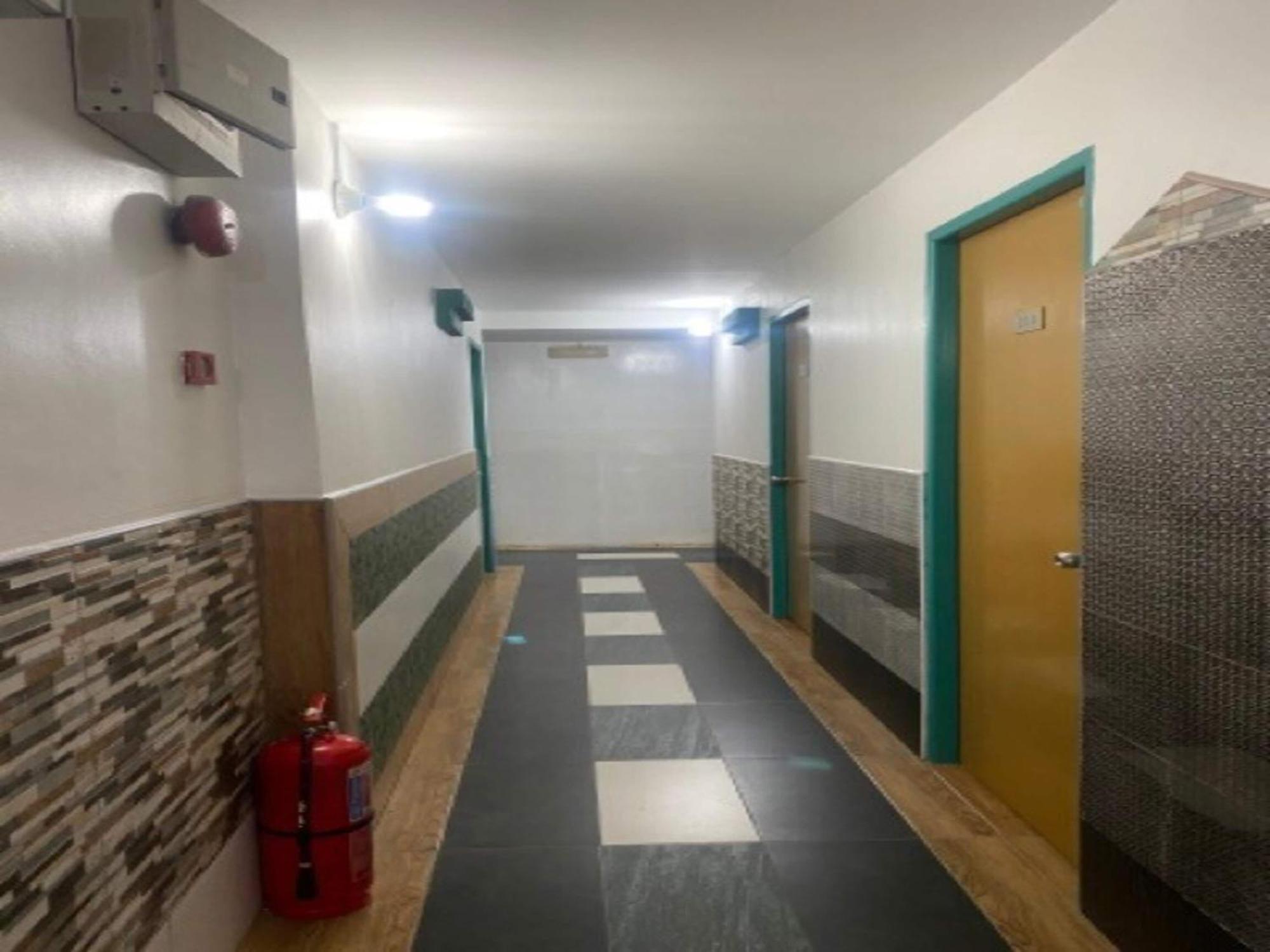 Oyo 90979 Sianglory Inn Kota Kinabalu Bagian luar foto
